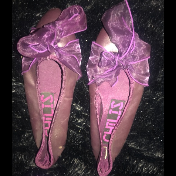 Purple flat with bow - Picture 1 of 1